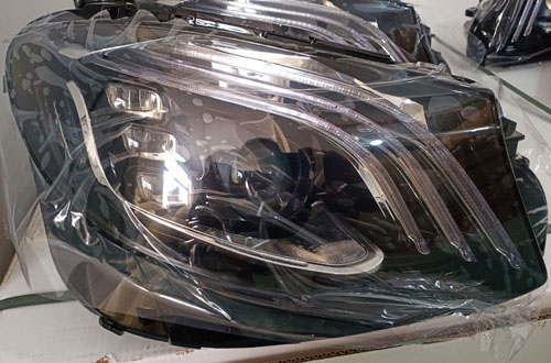 奔驰E改装迈巴赫数字大灯，姿态、效果升级